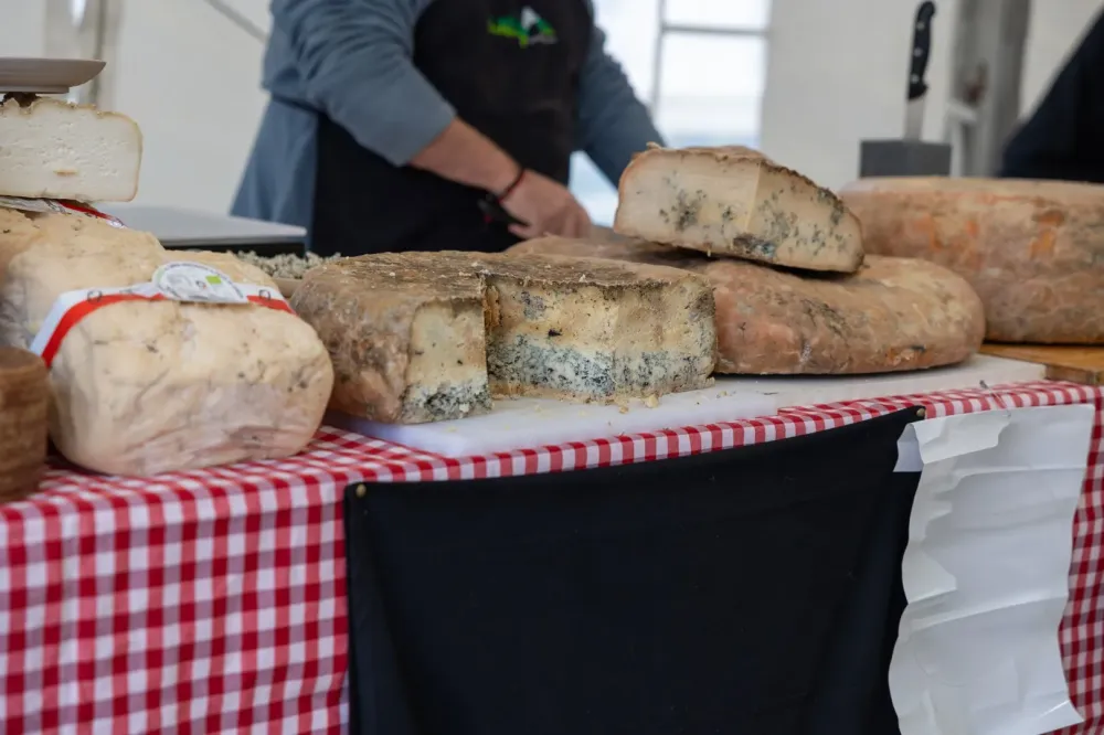 Vente de fromages à Sarlat-la-Canéda
